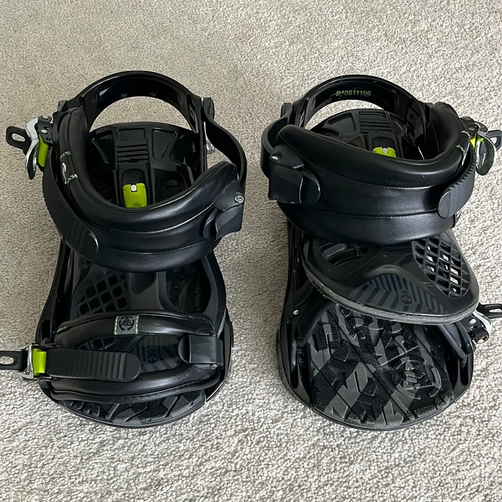 K2 snowboarding bindings. Unisex
